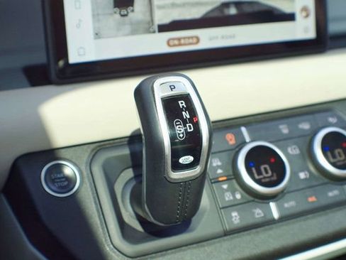 Used 2022 Land Rover Defender 90 S image 34