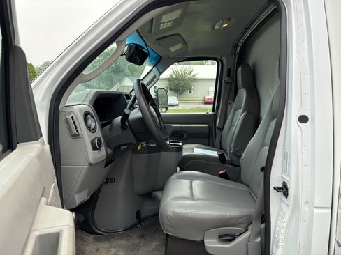 Used 2024 Ford E-350 and Econoline 350 Super Duty RWD image 12