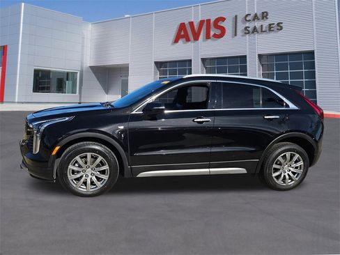 Used 2023 Cadillac XT4 Premium Luxury image 2