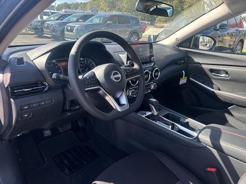New 2025 Nissan Sentra SR image 18