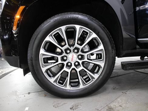 Used 2025 GMC Yukon XL Denali w/ Sun & Power Step Package AWD/4WD image 33