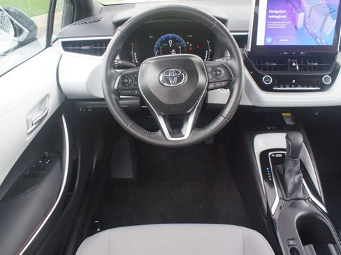 Certified 2025 Toyota Corolla SE w/ SE Premium Package FWD image 5