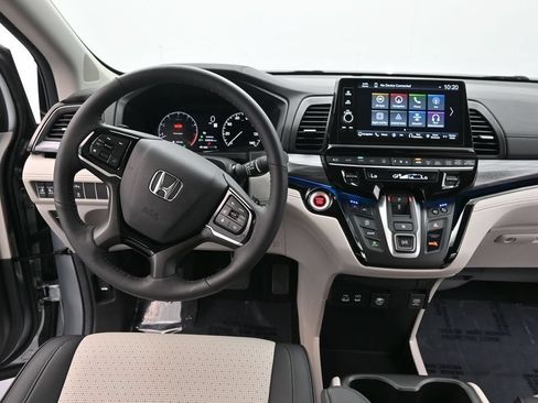 Used 2026 Honda Odyssey Elite image 18