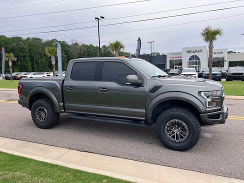 Used 2019 Ford F150 Raptor w/ Equipment Group 802A Luxury AWD/4WD image 3