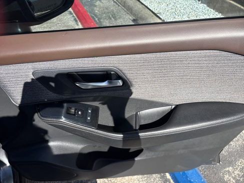 Used 2022 Nissan Rogue SV image 54