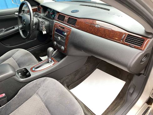 Used 2011 Chevrolet Impala LT image 21