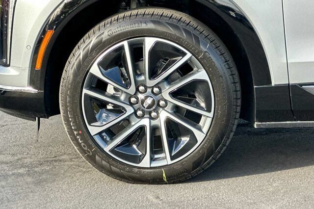 New 2027 Cadillac Optiq Sport w/ LPO, Floor Liner Package AWD/4WD image 25