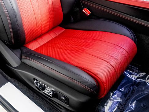 Used 2023 Bentley Continental GT V8 image 42