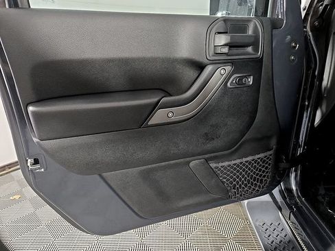 Used 2018 Jeep Wrangler Unlimited Sport S AWD/4WD image 13
