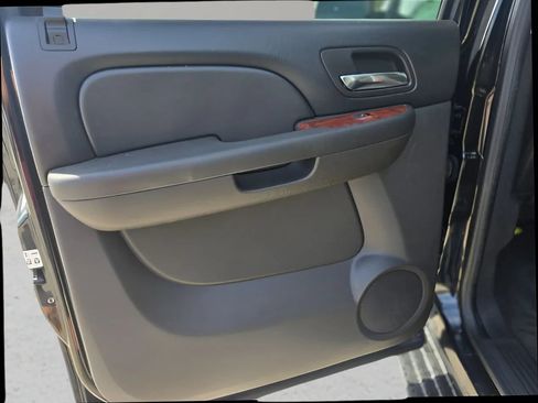 Used 2013 Chevrolet Avalanche LT w/ All-Star Edition image 11