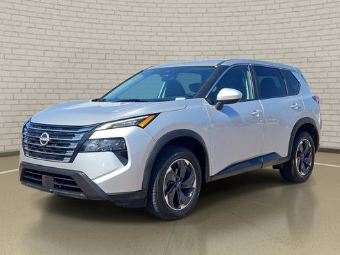 Certified 2025 Nissan Rogue SV FWD image 1