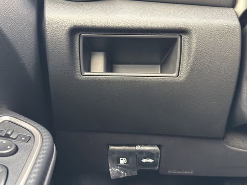 New 2025 Nissan Versa SR w/ Trunk Package image 22