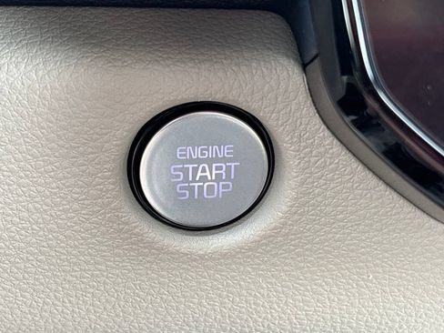 Certified 2025 Kia Carnival EX FWD image 29