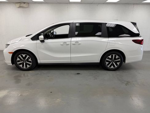 Used 2025 Honda Odyssey EX-L image 2