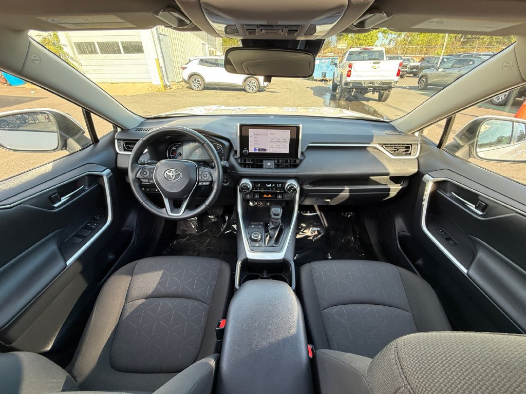 Used 2024 Toyota RAV4 XLE w/ Convenience Package AWD/4WD image 21