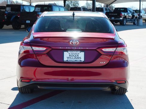 Used 2019 Toyota Camry XLE image 4