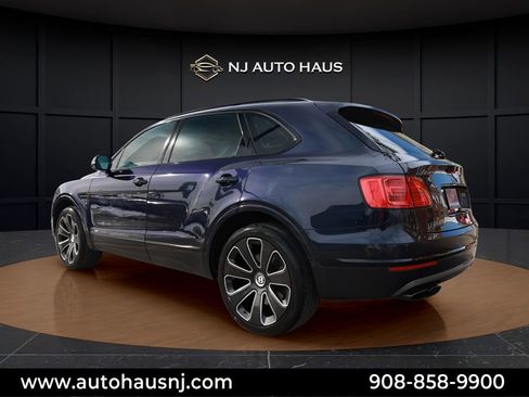 Used 2020 Bentley Bentayga Design Series AWD/4WD image 6