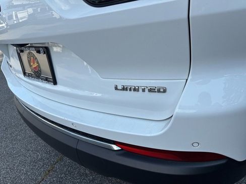 Used 2022 Jeep Grand Cherokee L Limited image 36