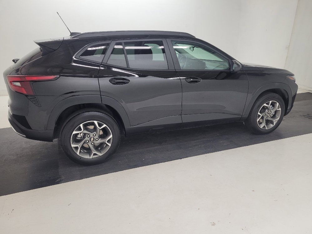 Used 2025 Chevrolet Trax LT w/ Driver Confidence Package FWD image 10