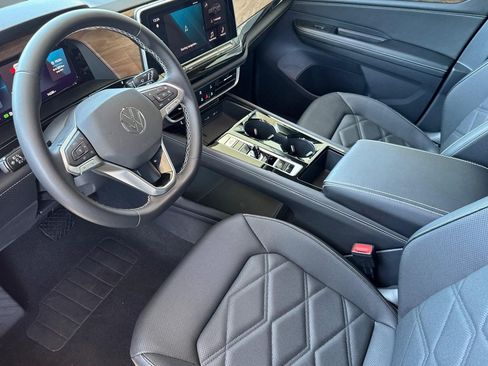 Used 2026 Volkswagen Atlas SE AWD/4WD image 4