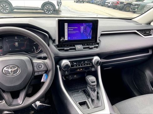 Used 2025 Toyota RAV4 LE image 17