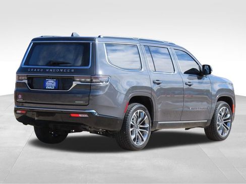 Used 2023 Jeep Grand Wagoneer Series III image 5