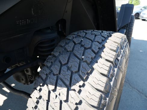 Used 2016 Jeep Wrangler Sahara w/ Connectivity Group AWD/4WD image 35