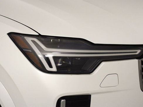 New 2025 Volvo XC90 B6 Core w/ Protection Package Premier image 14