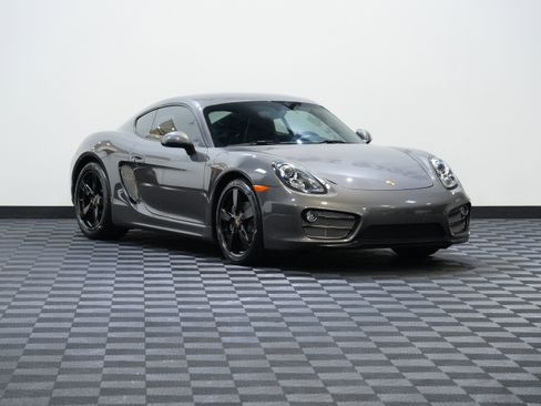 Used 2016 Porsche Cayman RWD image 5