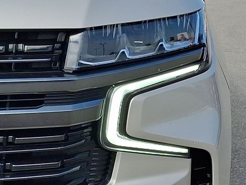Used 2021 Chevrolet Tahoe RST w/ Luxury Package AWD/4WD image 28