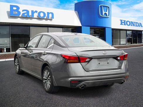 Used 2023 Nissan Altima 2.5 SV w/ SV Premium Package AWD/4WD image 4