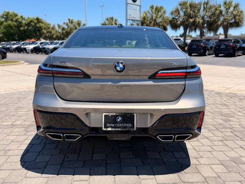 Certified 2025 BMW 760i xDrive w/ Executive Package AWD/4WD image 9