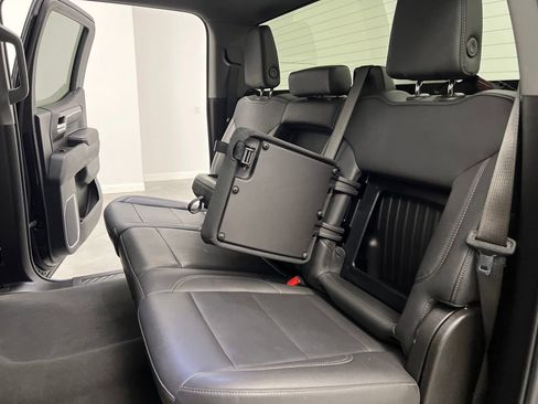 Used 2025 GMC Sierra 1500 SLT image 15