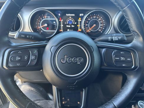 Used 2020 Jeep Wrangler Sport S image 9