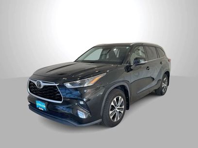 Used 2021 Toyota Highlander XLE