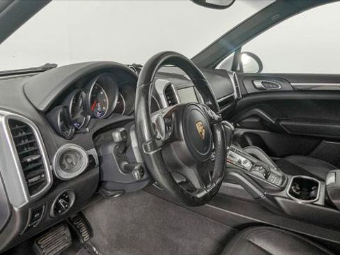 Used 2014 Porsche Cayenne Platinum Edition AWD/4WD image 21