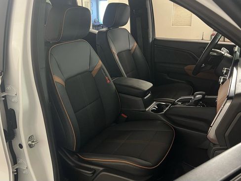 Used 2024 GMC Canyon AT4 w/ Technology Package image 34