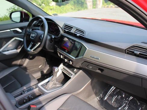 Used 2023 Audi Q3 2.0T Premium w/ Convenience Package AWD/4WD image 15