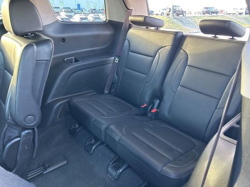 Used 2023 GMC Acadia SLT image 11