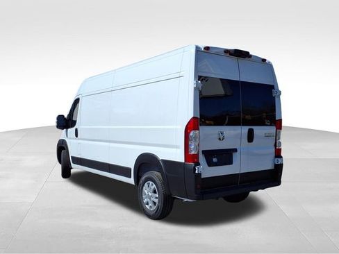 New 2024 RAM ProMaster 2500 w/ Quick Order Package 22G SLT FWD image 4