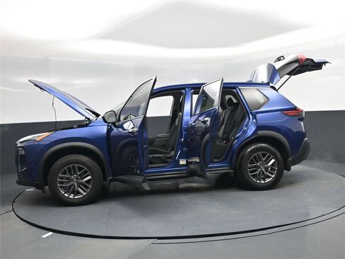 Used 2021 Nissan Rogue S image 29