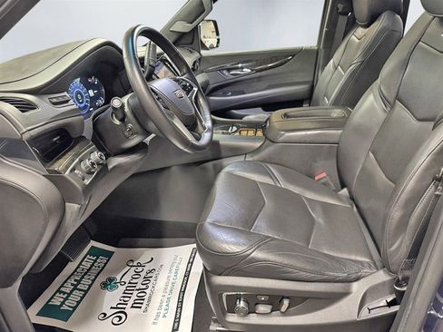 Used 2019 Cadillac Escalade Platinum image 17