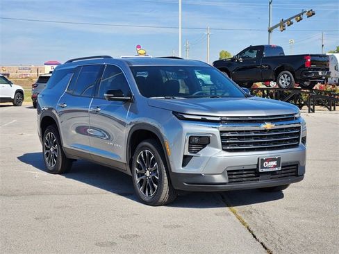 New 2026 Chevrolet Traverse LT w/ Enhanced Driving Package image 3