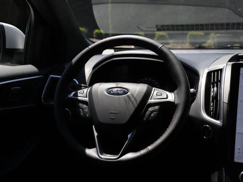 Used 2024 Ford Edge ST w/ Equipment Group 401A AWD/4WD image 19