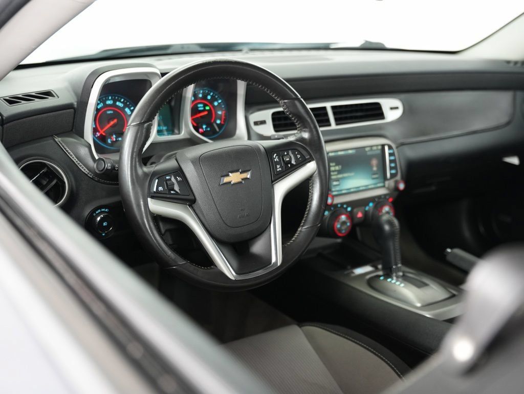 Used 2013 Chevrolet Camaro LT RWD image 6