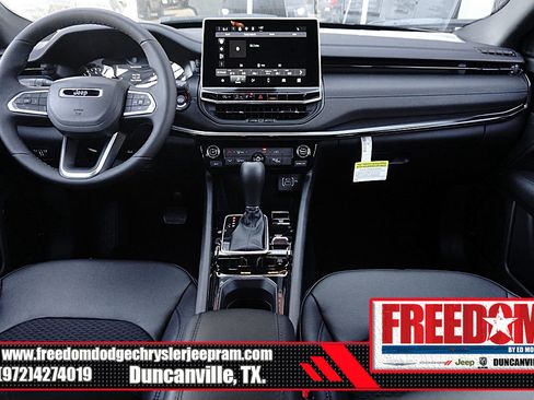 New 2026 Jeep Compass Latitude image 11