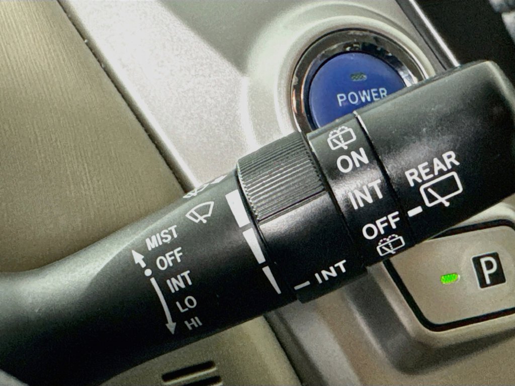 Used 2013 Toyota Prius V Five FWD image 14