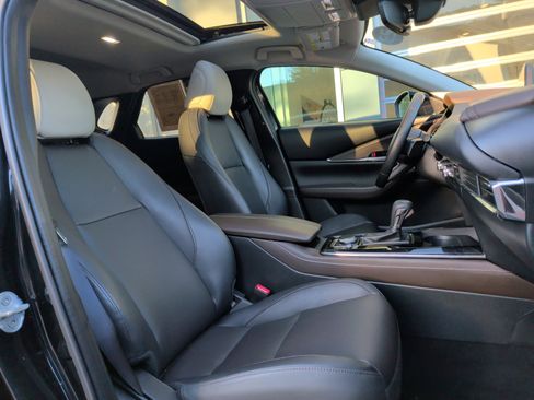 Used 2023 MAZDA CX-30 AWD 2.5 S w/ Premium Package image 35