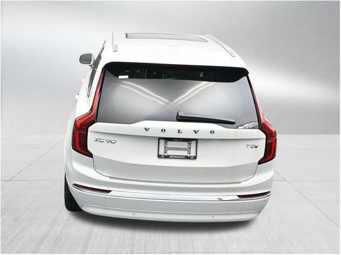 New 2026 Volvo XC90 T8 Ultra w/ Protection Package Premier AWD/4WD image 17