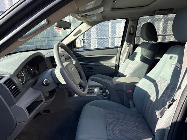 Used 2006 Jeep Grand Cherokee Laredo AWD/4WD image 6
